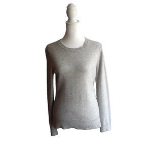 Saks Fifth Avenue Cashmere sweater. Gray. size S. Very Good Condition